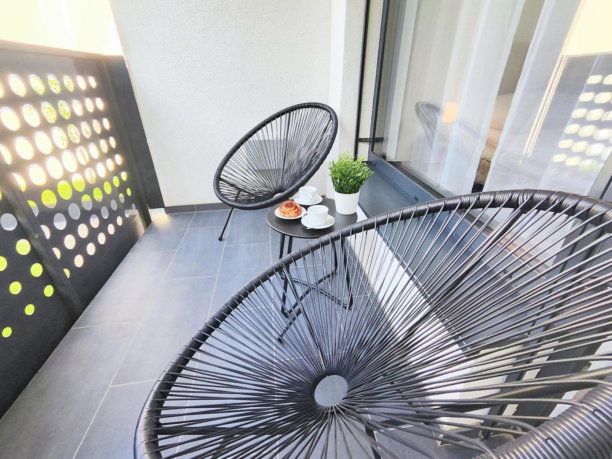 Apartamento Wings - Brand New - Presidential Garden - Free Parking Bratislava Exterior foto