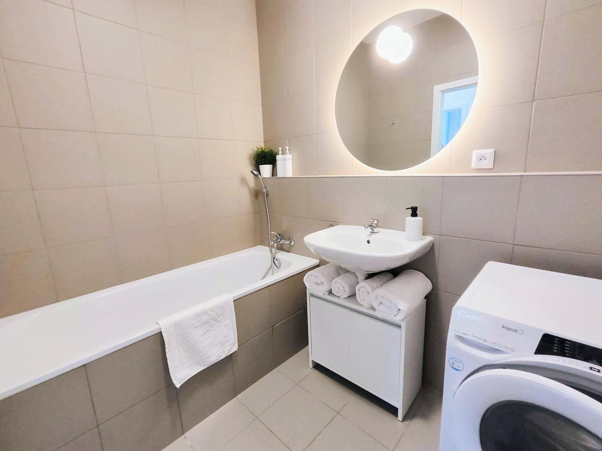 Apartamento Wings - Brand New - Presidential Garden - Free Parking Bratislava Exterior foto