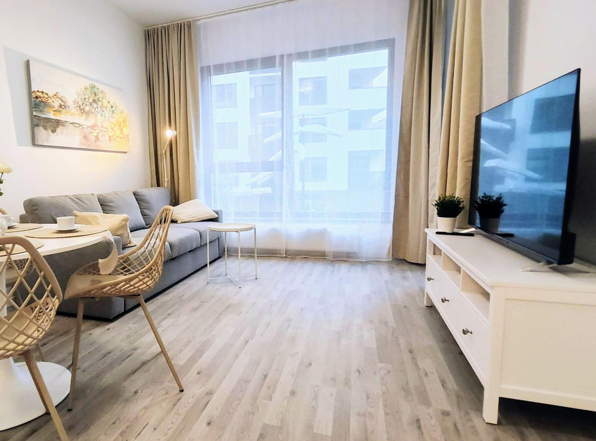 Apartamento Wings - Brand New - Presidential Garden - Free Parking Bratislava Exterior foto