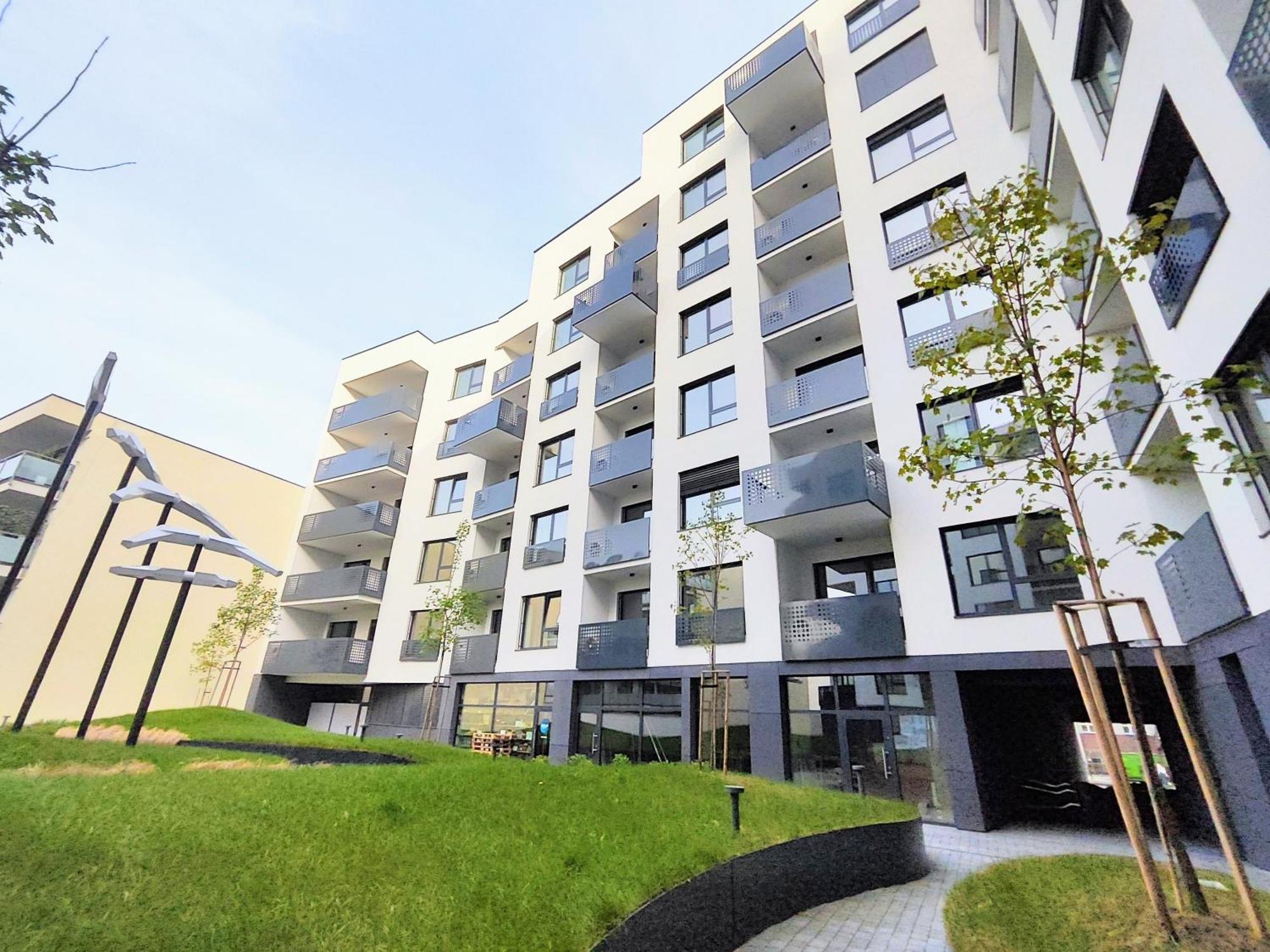 Apartamento Wings - Brand New - Presidential Garden - Free Parking Bratislava Exterior foto