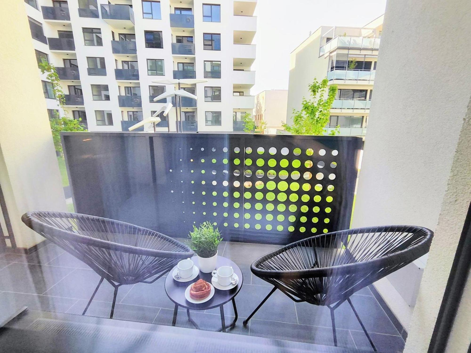 Apartamento Wings - Brand New - Presidential Garden - Free Parking Bratislava Exterior foto